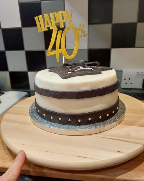 40th-birthday-cake-made-by-catering-company-london